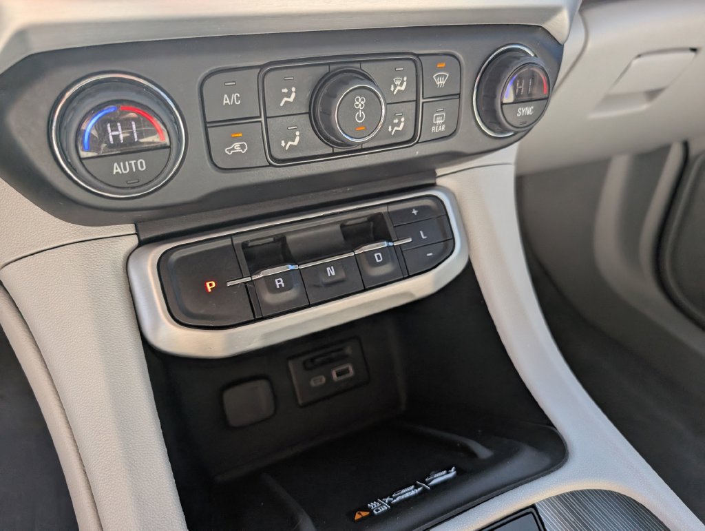 Used 2022 GMC Acadia SLT w/ Technology Package AWD/4WD image 21