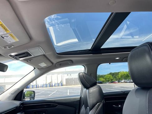 Certified 2024 Honda Pilot Touring image 29