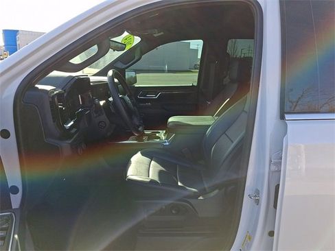 Used 2024 Chevrolet Silverado 1500 High Country w/ Technology Package image 16