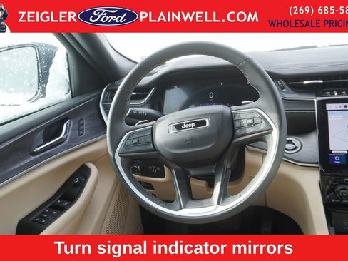 Used 2024 Jeep Grand Cherokee Limited image 12
