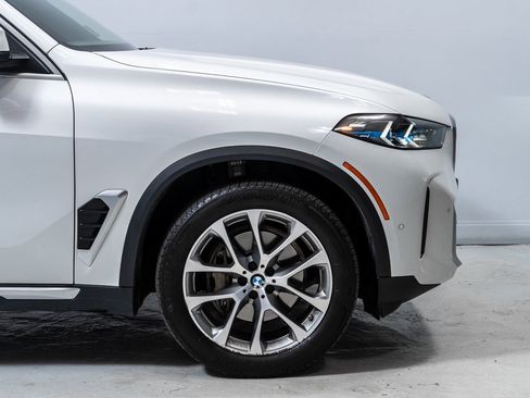 Used 2024 BMW X5 xDrive40i w/ Premium Package image 12