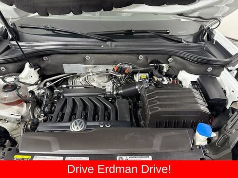 Used 2020 Volkswagen Atlas Cross Sport SE w/ Panoramic Sunroof Package FWD image 30
