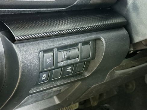 Used 2019 Subaru Crosstrek 2.0i Premium w/ Eyesight System AWD/4WD image 12