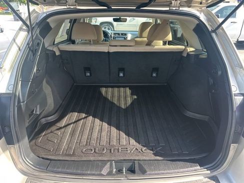 Used 2018 Subaru Outback 2.5i Premium image 7