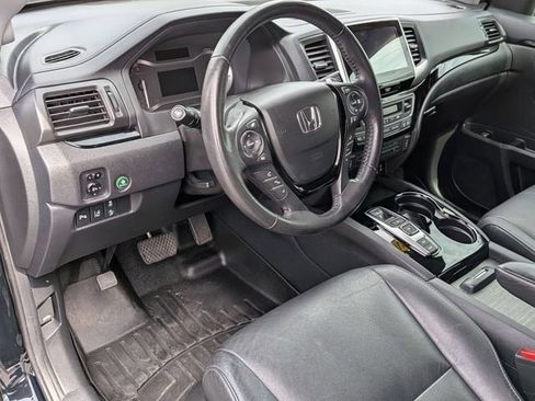 Used 2018 Honda Pilot Touring image 11
