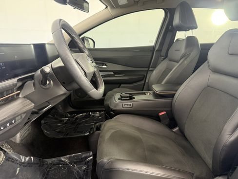 Used 2023 Nissan Ariya AWD image 15