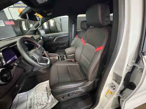 Used 2023 Chevrolet Colorado Z71 w/ Z71 Convenience Package 2 image 19