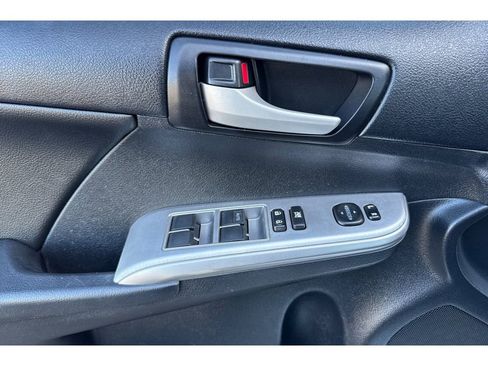 Used 2014 Toyota Camry SE image 13