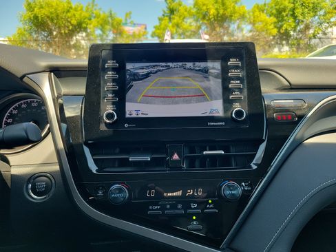 Used 2022 Toyota Camry SE FWD image 27
