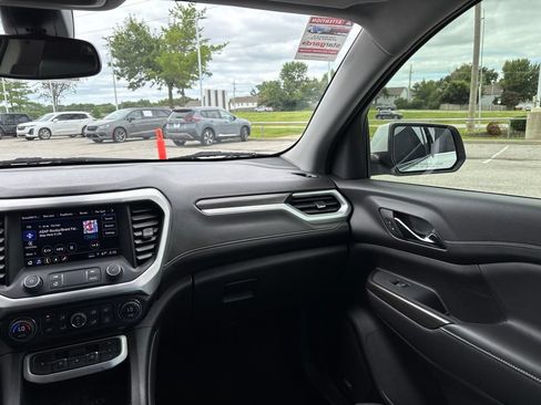 Used 2023 GMC Acadia SLT FWD image 47