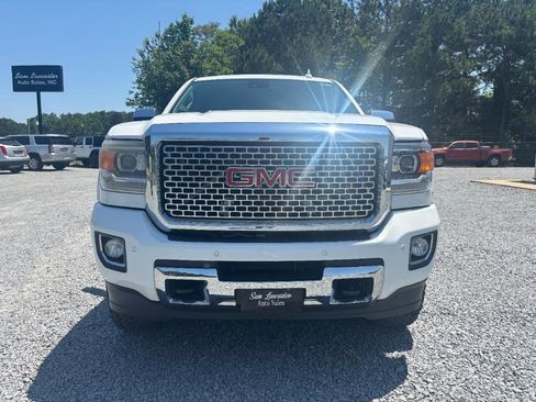 Used 2015 GMC Sierra 2500 Denali w/ Duramax Plus Package AWD/4WD image 2