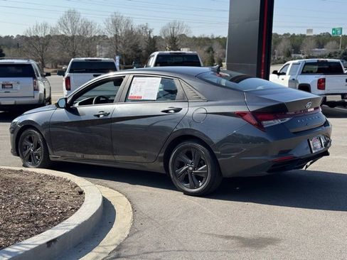 Used 2021 Hyundai Elantra SEL image 9