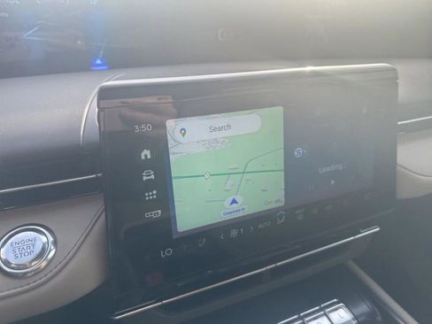 Used 2025 Lincoln Nautilus Reserve image 25