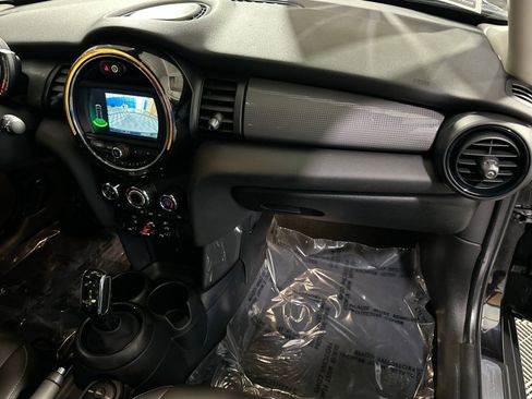 Used 2021 MINI Cooper 4-Door Hardtop image 35