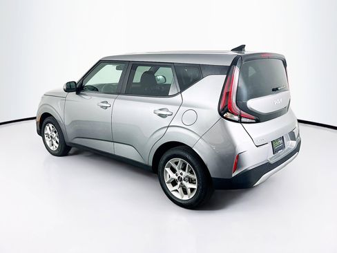 Used 2025 Kia Soul LX w/ LX Technology Package FWD image 5