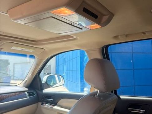 Used 2012 GMC Yukon XL Denali RWD image 11