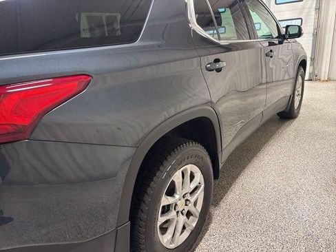 Used 2021 Chevrolet Traverse LT image 37