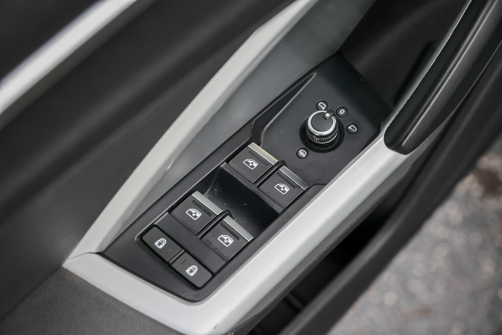 Used 2019 Audi Q3 2.0T Premium AWD/4WD image 5