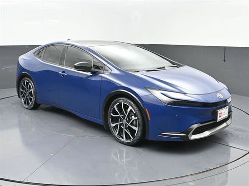 Used 2024 Toyota Prius Prime Premium w/ Advanced Technology Package FWD image 2