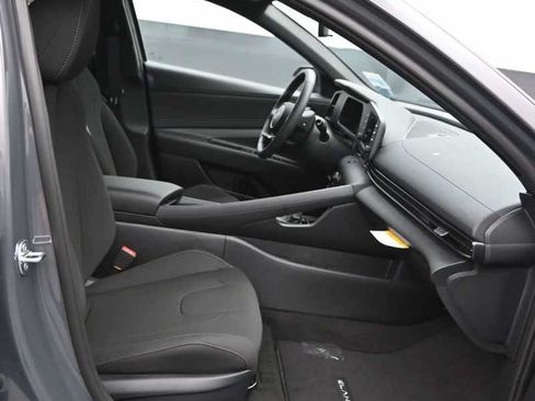 New 2026 Hyundai Elantra SEL Sport FWD image 11