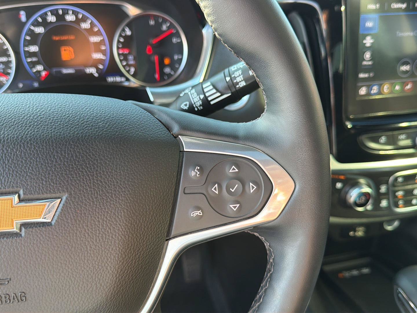 Used 2023 Chevrolet Traverse High Country AWD/4WD image 24