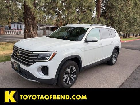 Used 2025 Volkswagen Atlas SE image 1