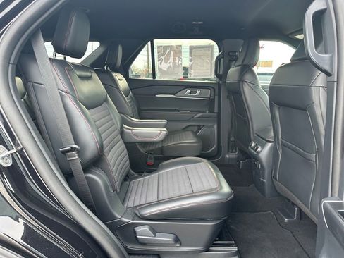 Used 2025 Ford Explorer ST-Line image 19
