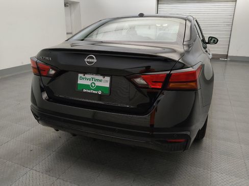 Used 2025 Nissan Altima 2.5 SV FWD image 7