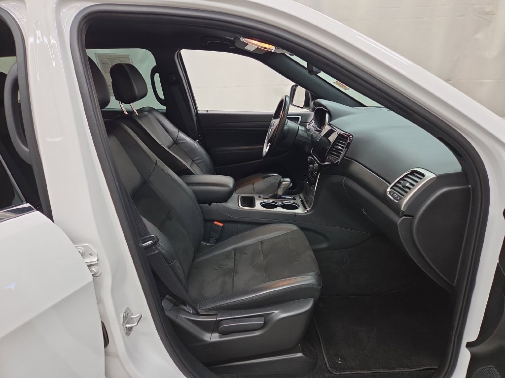 Used 2022 Jeep Grand Cherokee Laredo X AWD/4WD image 12