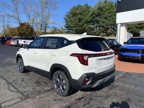 New 2026 Kia Seltos LX image 3