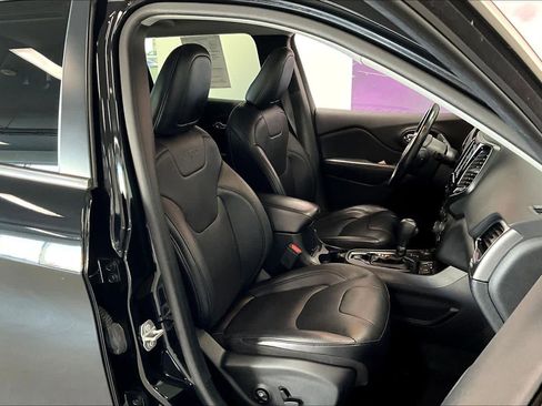 Used 2020 Jeep Cherokee Limited image 12