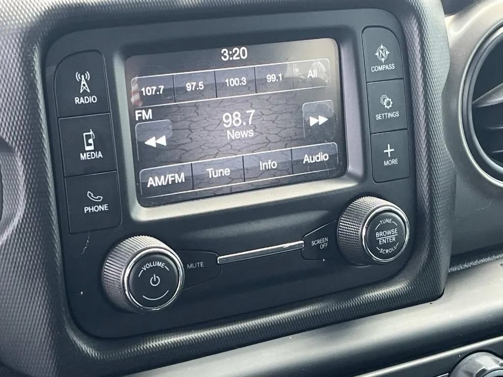 Used 2018 Jeep Wrangler Unlimited Sport S AWD/4WD image 34