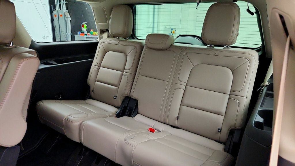 Used 2022 Lincoln Navigator Reserve RWD image 20