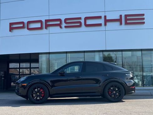 New 2026 Porsche Cayenne GTS AWD/4WD image 2