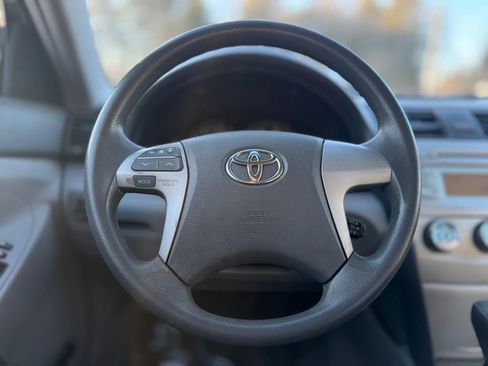 Used 2009 Toyota Camry LE image 17