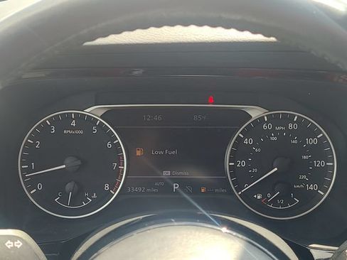Used 2023 Nissan Pathfinder SL AWD/4WD image 15