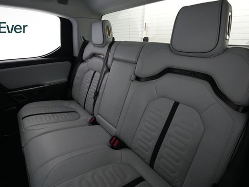 Used 2022 Rivian R1T Adventure AWD/4WD image 24