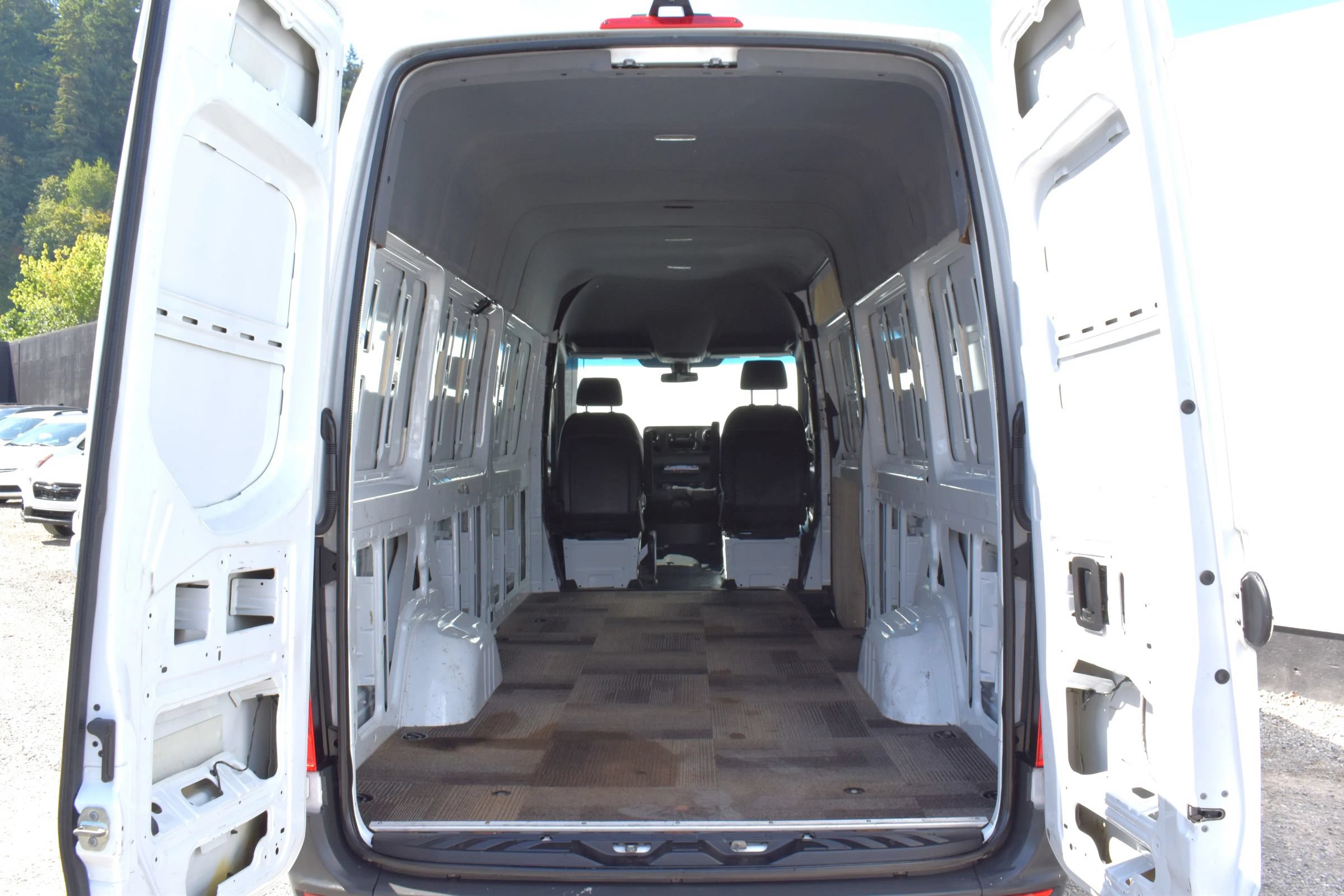 Used 2021 Mercedes-Benz Sprinter 2500 image 21