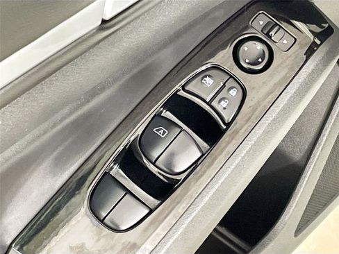 Used 2023 Nissan Altima 2.5 SV image 18