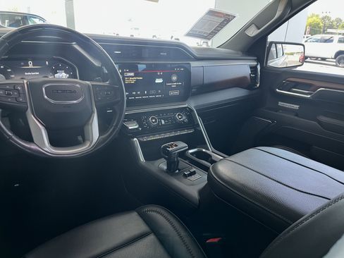 Used 2023 GMC Sierra 1500 Denali AWD/4WD image 2