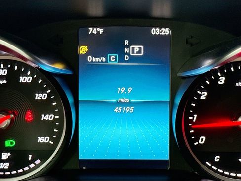 Used 2021 Mercedes-Benz GLC 300 GLC 300 image 31