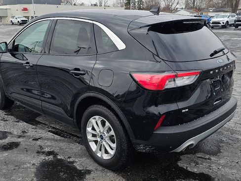 Used 2020 Ford Escape SE image 5