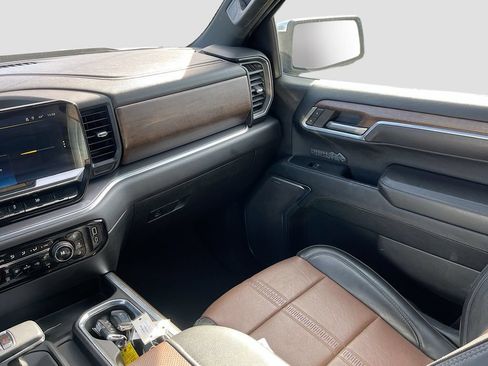 Used 2023 Chevrolet Silverado 1500 High Country w/ High Country Premium Package AWD/4WD image 22