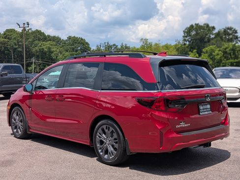 Used 2026 Honda Odyssey Touring image 7