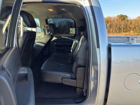 Used 2014 Chevrolet Silverado 2500 LT w/ Suspension Package, Off-Road image 17