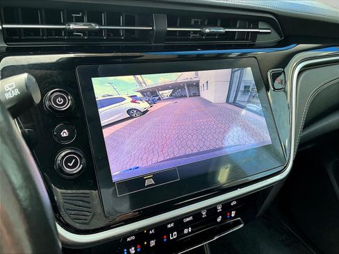 Used 2022 Chevrolet Bolt EUV LT w/ Convenience Package FWD image 13