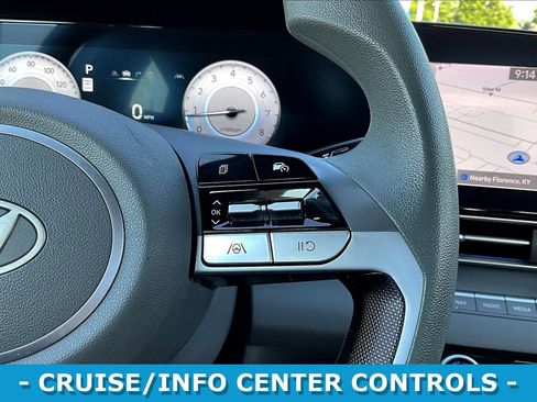 Used 2024 Hyundai Elantra SEL FWD image 12