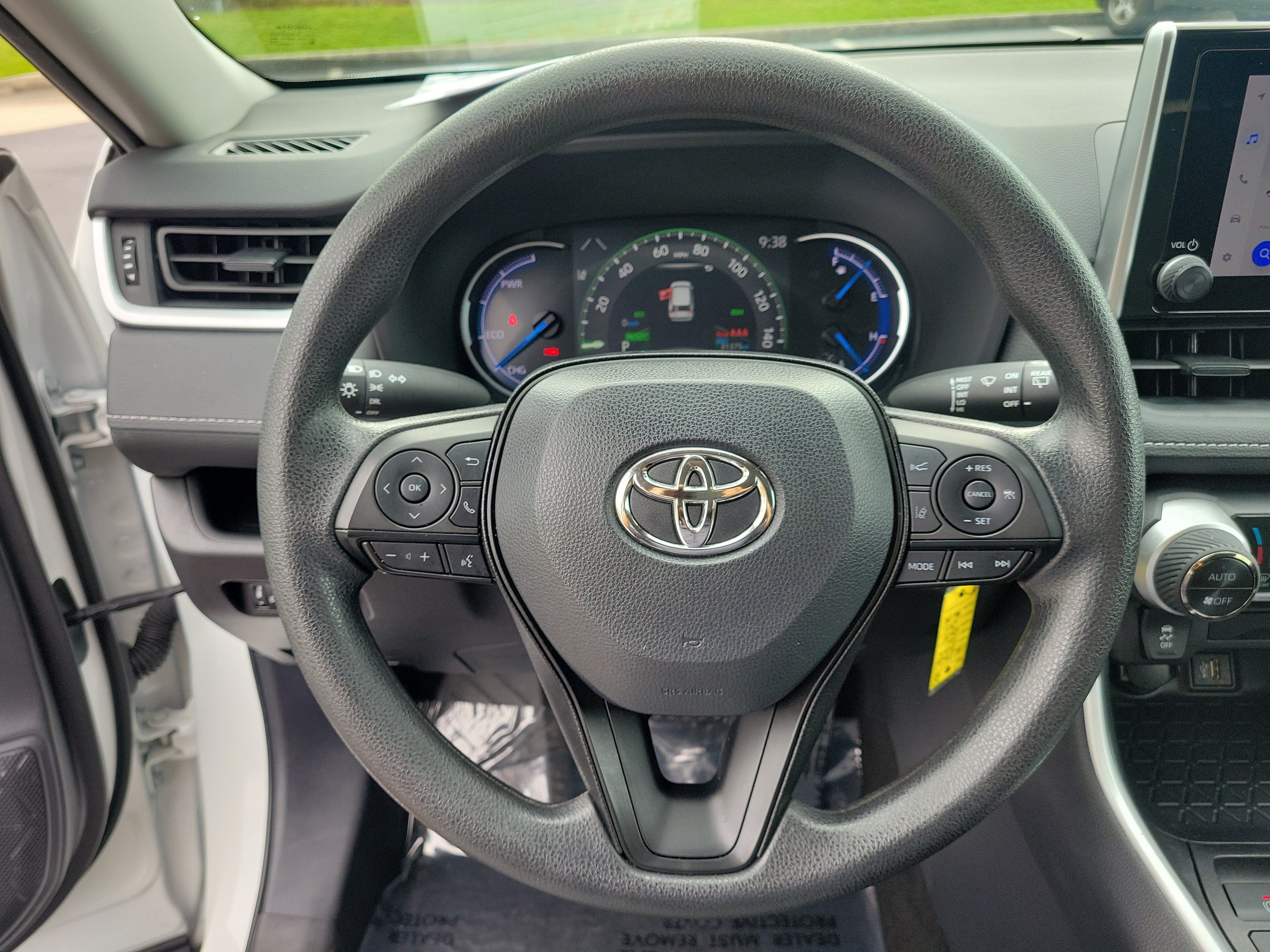 Used 2025 Toyota RAV4 LE AWD/4WD image 26
