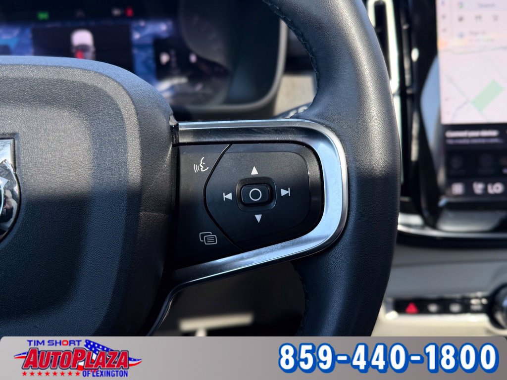 Used 2023 Volvo XC40 B4 Ultimate FWD image 17