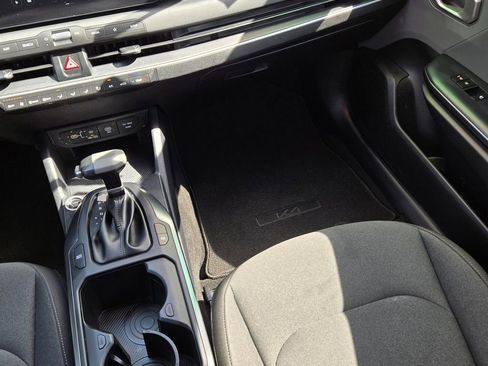 Used 2025 Kia K4 LXS image 16